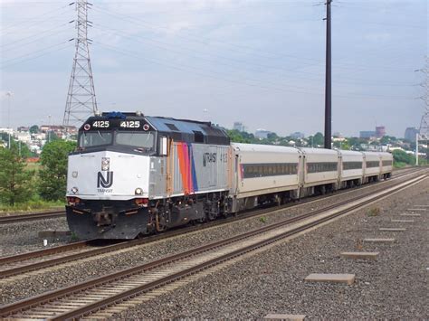 nj transit train.